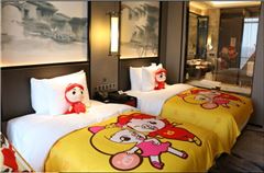 GGbond Theme Twin Room