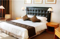 Meritus Club Suite