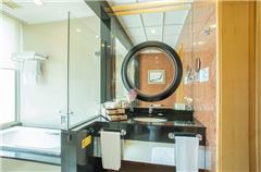 Meritus Club Suite