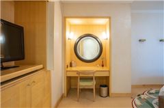 Meritus Club Suite