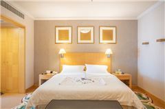 Meritus Club Suite