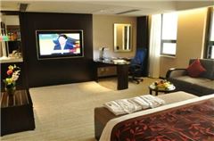 Grand Queen Room