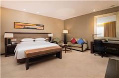 Deluxe Executive Queen Room