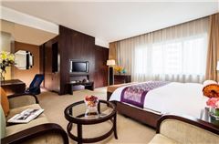 Deluxe Executive Queen Room