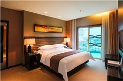 Deluxe Executive Queen Room