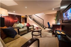 Executive Multi-level Queen Room Suite