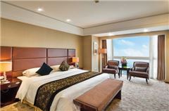 Executive Queen Room