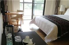 Elite Queen Room