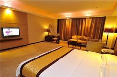 Deluxe Queen Room