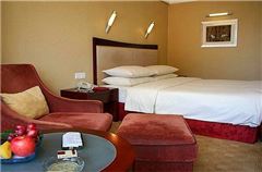 Business Queen Room