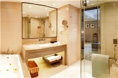Executive Queen Room