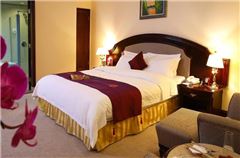 Standard Queen Room 