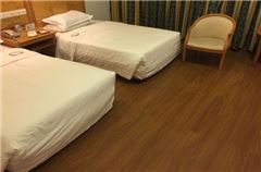 Super Deal Twin Room