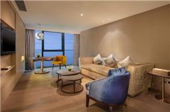 Bay Suite