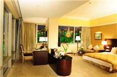 Deluxe River-view Queen Room