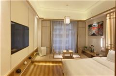 Japanese Queen Room