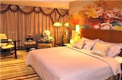 Woman Queen Room