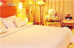 Woman Queen Room