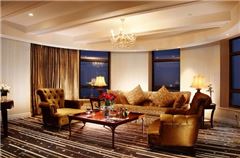 Deluxe Panoramic Suite