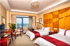 Holiday Inn Sea View Room