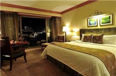 Kaiyuan Lake View Room