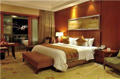 Deluxe Lake-view Suite