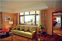 Deluxe Lake-view Suite