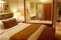 Deluxe Lake-view Suite