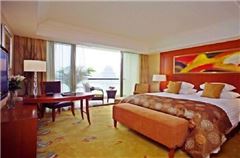 Kaiyuan Lake View Room