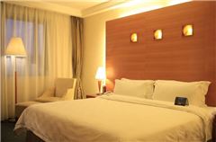 Garden-view Business Queen Room