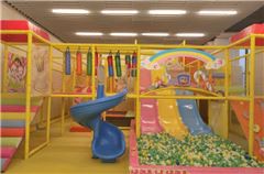 Aire de jeux pour enfants / club pour enfants