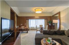 Executive Panoramic Queen Suite