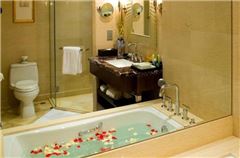 Superior Deluxe Panoramic Queen Room
