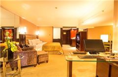 Business Queen Room