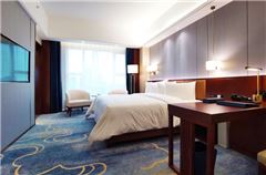 Business Queen Room