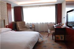 Deluxe Queen Room Building A