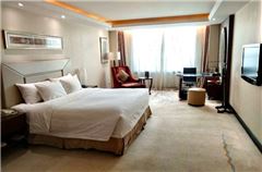 Executive Queen Room