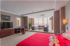 Superior Garden-view Queen Room