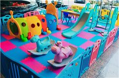 Parco giochi per bambini / miniclub