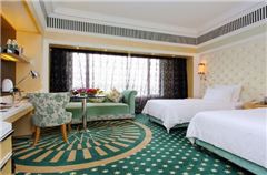 Premier Queen Room