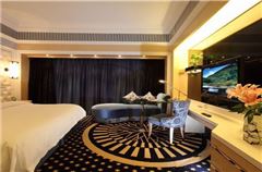 Premier Queen Room