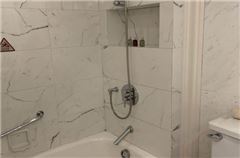 Premier Queen Room