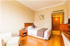 Business Queen Room