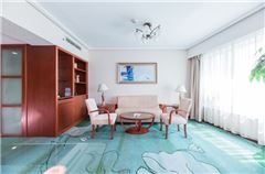 Executive Lake-view Elegant Suite B