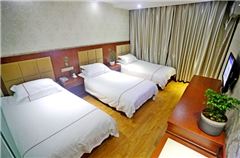 Deluxe Standard Triple Room