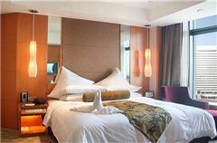 East Wing Deluxe Suite
