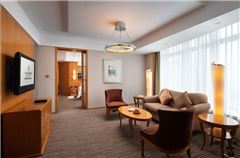 East Wing Deluxe Suite