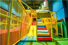 Aire de jeux pour enfants / club pour enfants