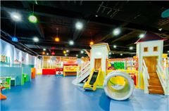 Aire de jeux pour enfants / club pour enfants