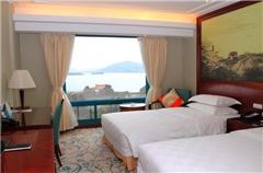 Standard Lakeview Room